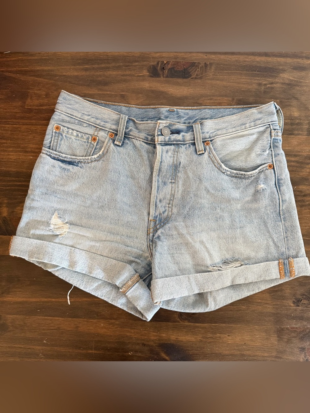Levi’s Light Denim 501 Rolled Shorts size 28